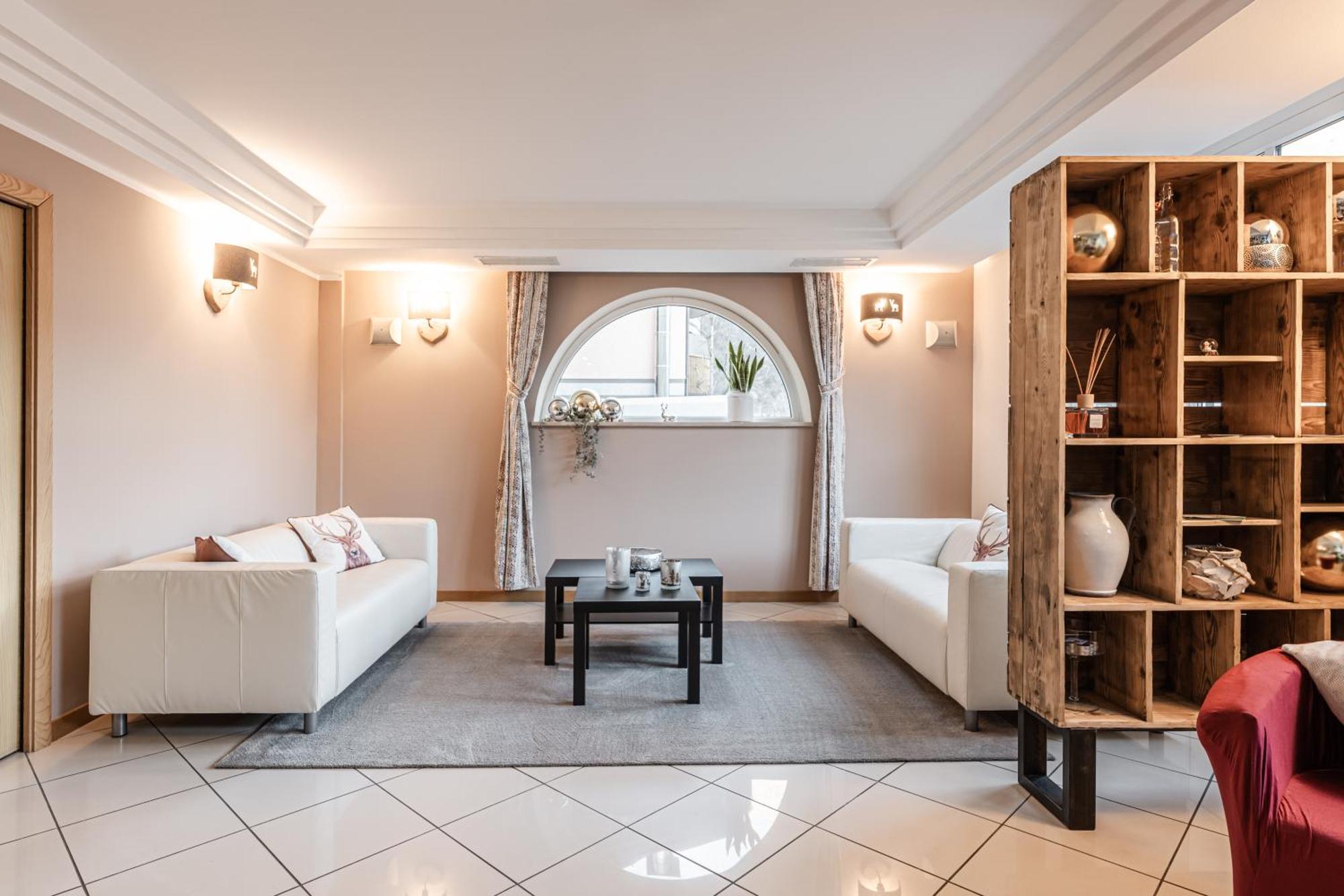 Hotel Garni Meledrio ديمارو المظهر الخارجي الصورة